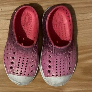 Native Shoes Kids Pink and White‎ Water Shoes